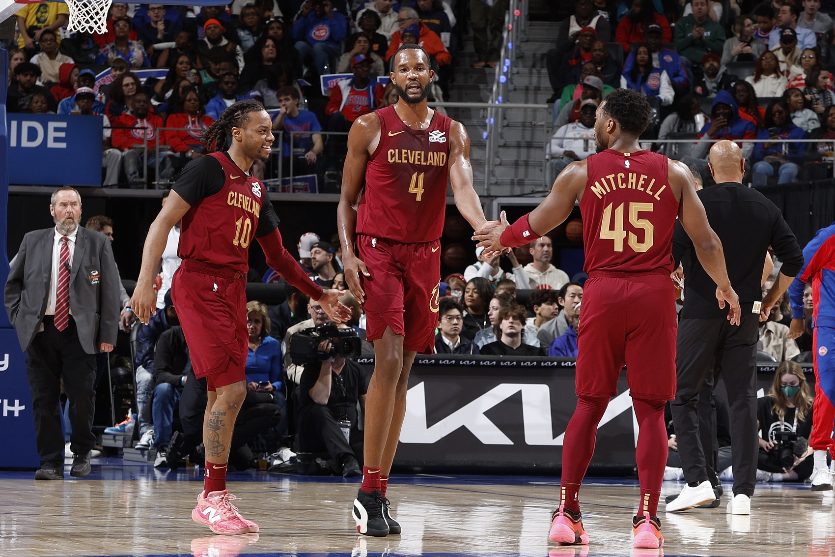 奇亿果官网-NBA高管观点：骑士队若再无缘总决赛，需全面调整阵容